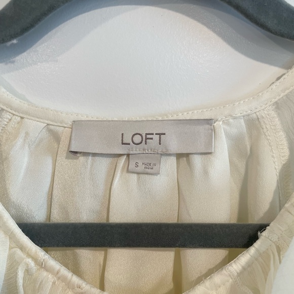 Loft Ruffle Blouse NWOT - Picture 2 of 3